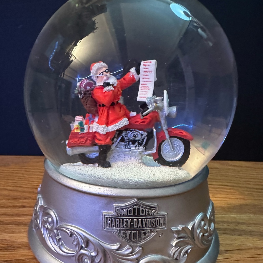 2006 Genuine Harley-Davison Santa Snow Globe on his Motorcycle & Christmas List